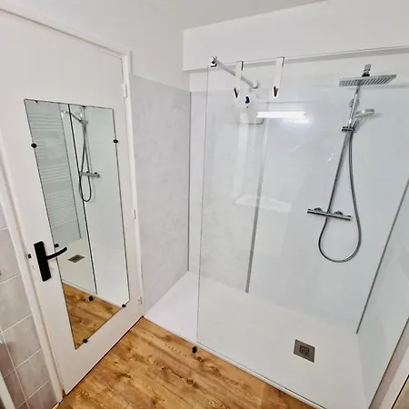 T3 Lumineux - 6 Pers - Hypercentre - Climatise - Gare Sncf A 200 M - Parking Prive - A 100 M Apartment