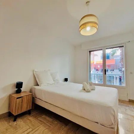 T3 Lumineux - 6 Pers - Hypercentre - Climatise - Gare Sncf A 200 M - Parking Prive - A 100 M Apartment