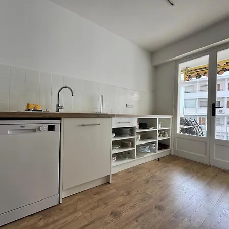 Les Appts D'albertine - T3 Climatisé à 200m Des Plages, Centre-ville Et Gare - Parking Privé Inclus