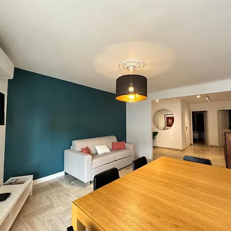 T3 Lumineux - 6 Pers - Hypercentre - Climatise - Gare Sncf A 200 M - Parking Prive - A 100 M Apartment Antibes