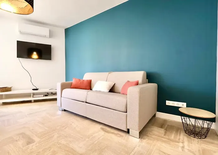 Les Appts D'albertine - T3 Climatisé à 200m Des Plages, Centre-ville Et Gare - Parking Privé Inclus * Antibes