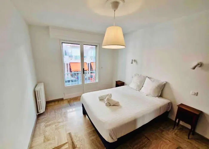 Appartement Les Appts D'albertine - T3 Climatisé à 200m Des Plages, Centre-ville Et Gare - Parking Privé Inclus